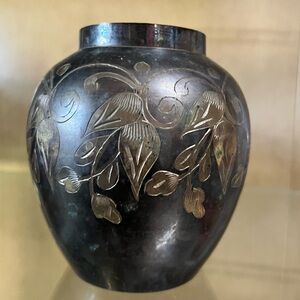 Vintage Brass copper Vase India Etched Leaf Flower Design